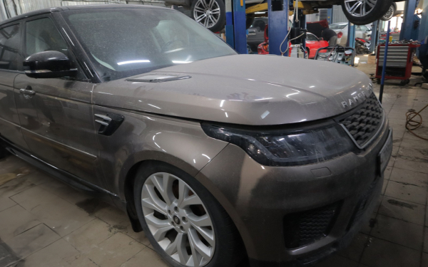 
            Автовладельцы требуют от Jaguar Land Rover десятки млн руб. Что случилось
        