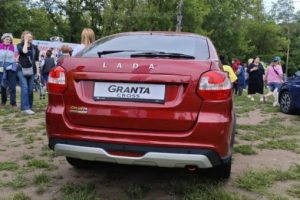 Лада Гранта Active Cross: лифтбек получил версию Кросс. Первые «живые» фото и предварительные цены