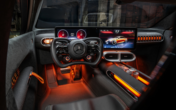 
            Салон из старых шин и 1340 сил. Каким получился новый Mercedes-Benz AMG
        