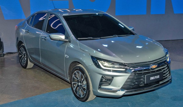 Обновлены седан и хэтчбек Chevrolet Onix
