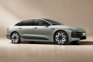 Седан Audi A6L e-tron — со своими техникой и электроникой