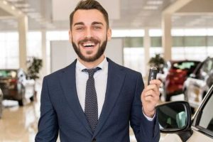 Продажа автомобиля: полное руководство от самостоятельного поиска покупателя до срочного выкупа