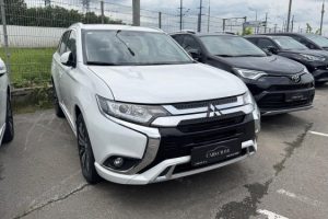 Подержанный, но без пробега. Как мы покупали Mitsubishi Outlander из КНР