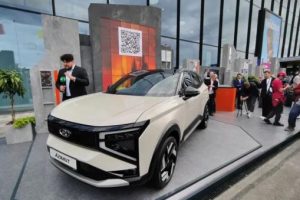 Новые модели Лада 2026: кроссовер Азимут, минивэн, рестайлинг Нивы Тревел, Lada Iskra, Гранта с вариатором. Все новинки от АвтоВАЗа. Фото, цены и дата выхода
