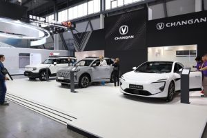 Changan представил в России три новые модели. Они под разными брендами