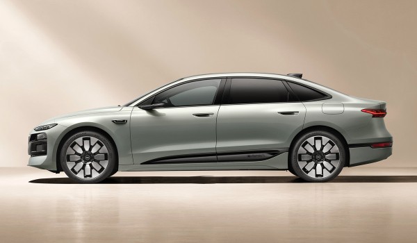 Седан Audi A6L e-tron — со своими техникой и электроникой