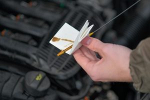 Эксперт раскрыл, является ли быстро почерневшее масло поводом для беспокойства