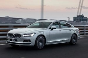 В России появились китайские Volvo S90
