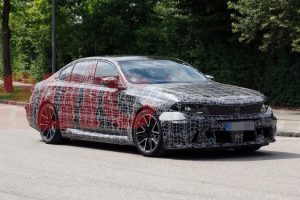 Мы узнали все о новом BMW M5 2027 модельного года. Фото, оснащение и цены